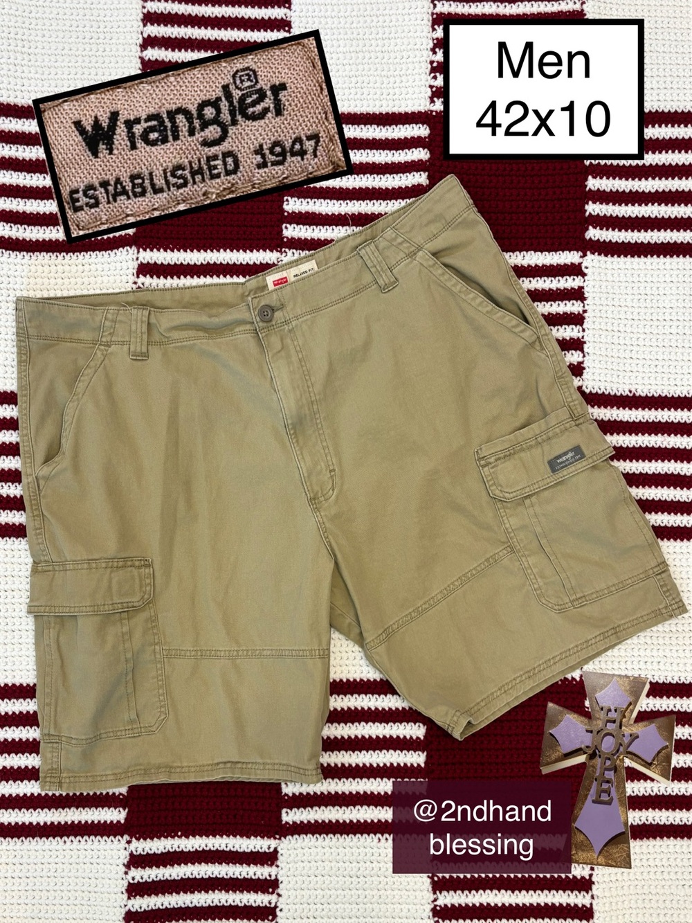 VGUC Wrangler Mens Relaxed Fit Cargo Shorts Khaki Sz 42x10, Utility Multi Pocket
